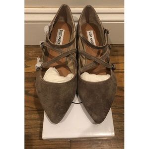 Steve Madden Edggy Almond Flats Sz 8